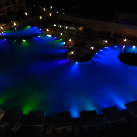 Grand Midia Resort, Sky Level Lägenhet *